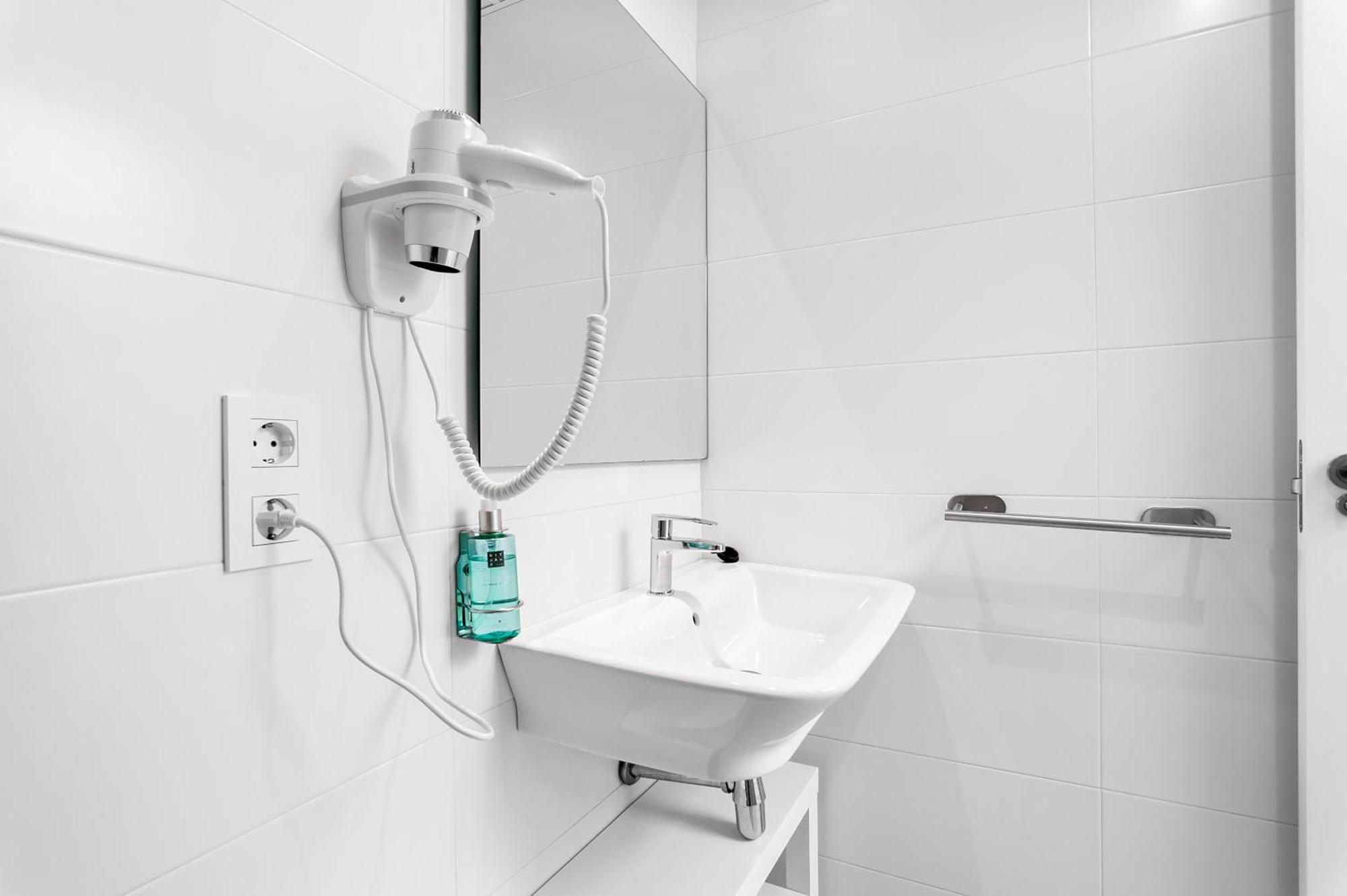 Apartamentos Isabella By Concept Flats Granada Exterior photo